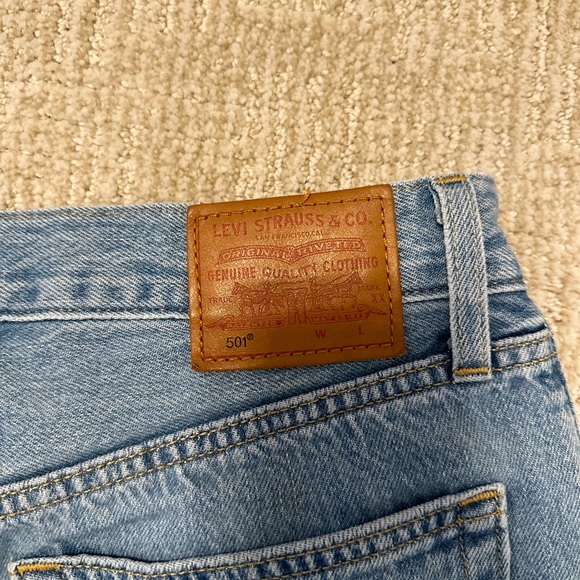 Levi’s Ripped Jeans - Picture 4 of 4